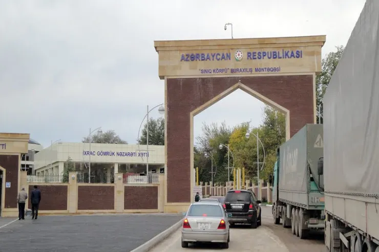 Türkiyədən Türkmənistana gedən TIR "Qırmızı Körpü"də  saxlanıldı - ƏMƏLİYYAT 
