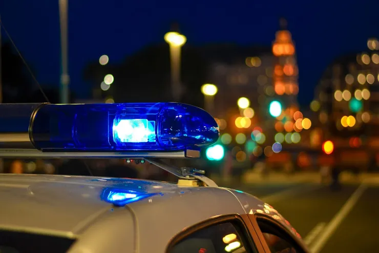 26 yaşlı qadını zorlayan polislər  həbs olundu
