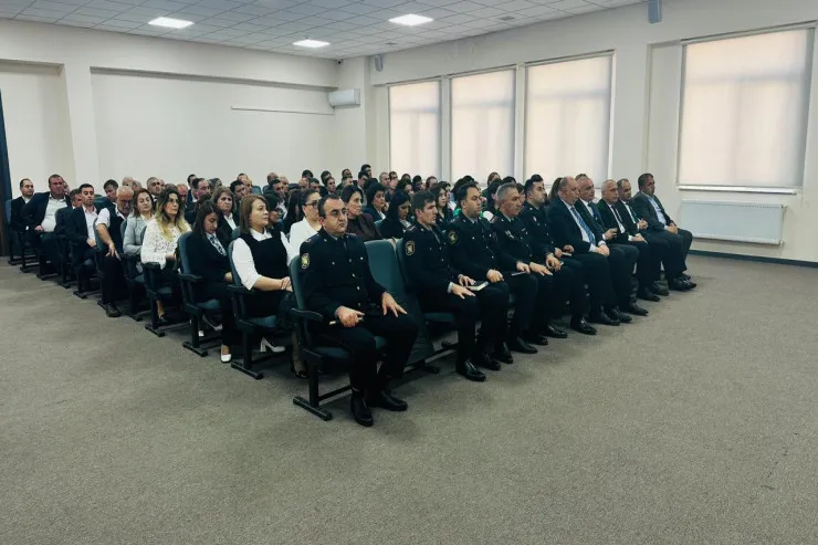 Polis məktəb direktorları  ilə görüşdü