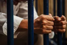 Bakı həbsxanasında İNSİDENT:  məhkum özünü deşdi, biz qarnında qaldı