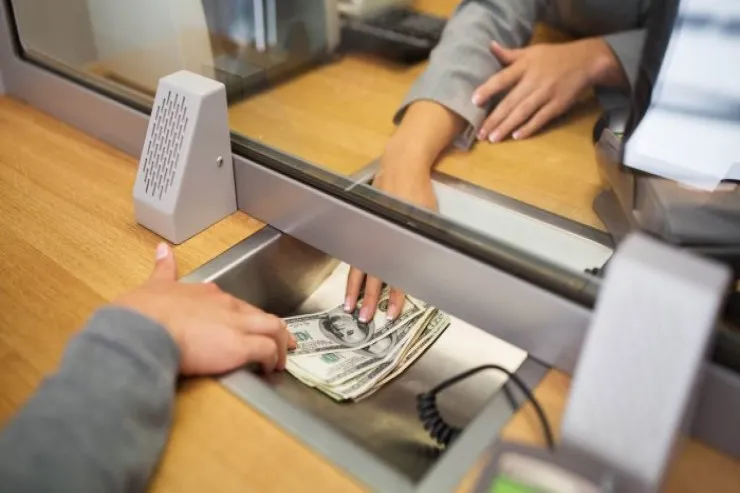 Bakıda pul dəyişənlər  CƏRİMƏLƏNDİ