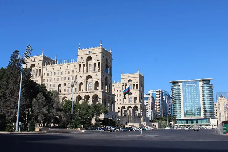 Azadlıq Meydanının yeraltı dayanacağı  BAĞLANIR