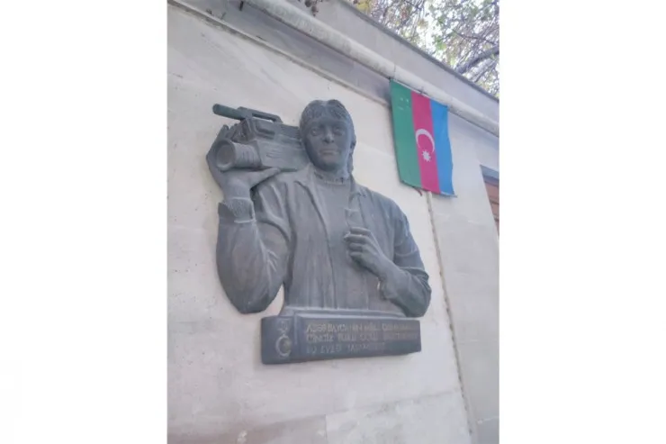 Çingiz Mustafayevin yaşadığı ev sökülür? - RƏSMİ CAVAB