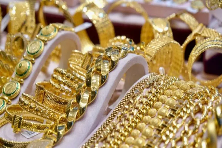 Tərtərdə oğlan anasının  qızıllarını oğurladı