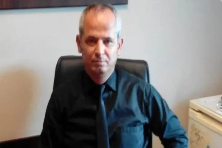 Prokuroru  boğazından bıçaqladılar