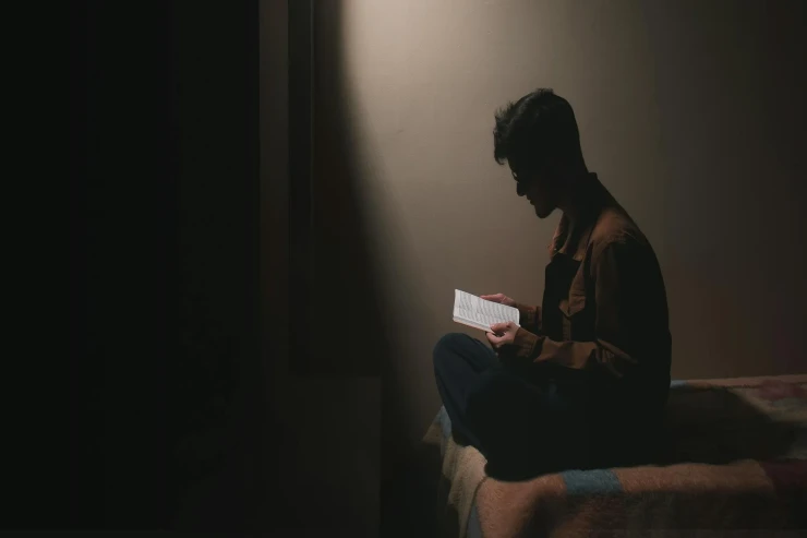 Bu ölkədə kitab oxuyanların həbs müddəti azaldıla bilər