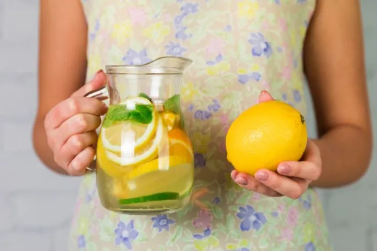 Bir dəfə hazırlayın, il boyu için: dadlı limonad resepti 