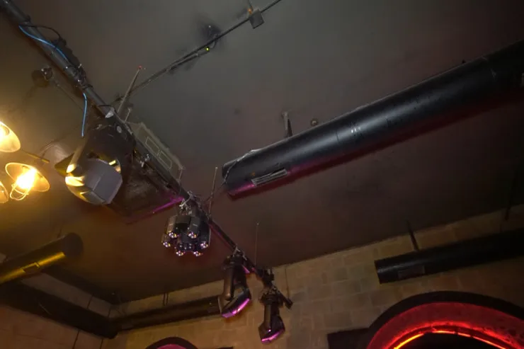 Bakının mərkəzindəki məşhur klub  BAĞLANDI - VİDEO