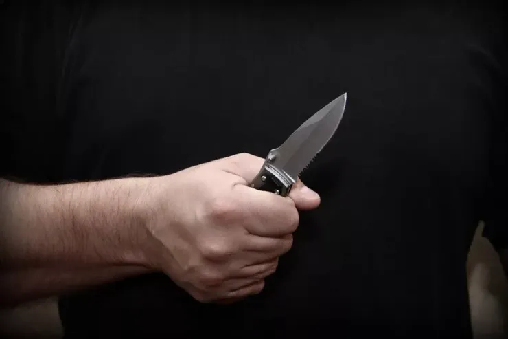 Gəncədə 20 yaşlı gənc   bıçaqlandı