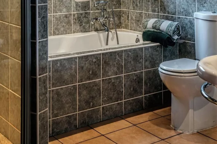 Tualetin arxasına kibrit qutusu  qoyun: bezdirici problemlərdən birdəfəlik  qurtulacaqsınız