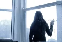 Bakıda FACİƏ:  17 yaşlı qız 10-cu mərtəbədən düşüb ÖLDÜ 