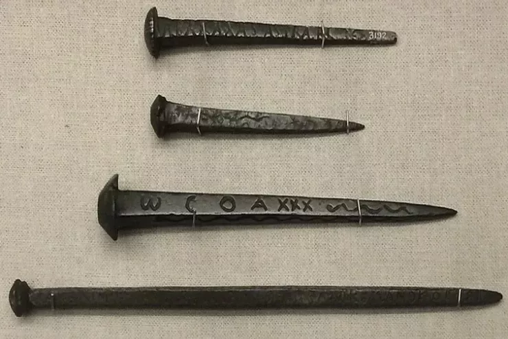 Romalılar niyə ölülərin  üzərinə mismar  qoyurdular? - Maraqlı izah