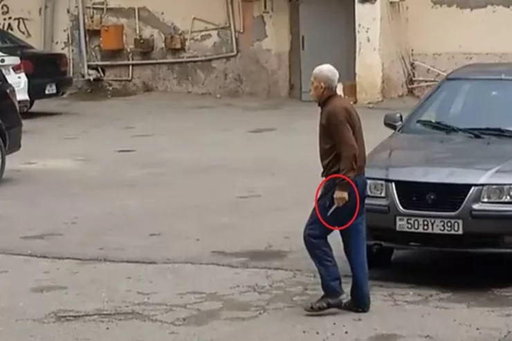 Sumqayıtda uşaqlara bıçaqla  hücum edən kişi ilə bağlı tədbir görüldü - VİDEO  - YENİLƏNİB 