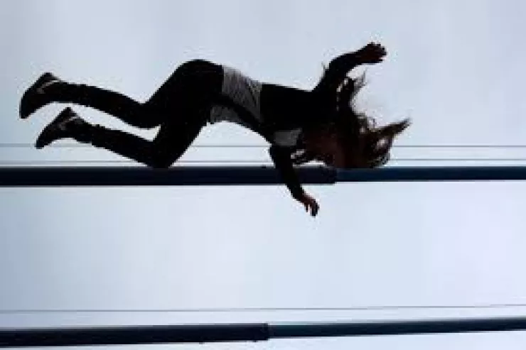 “AAAF Park”da FACİƏ:   19 yaşlı qız 7-ci mərtəbədən yıxılıb öldü 