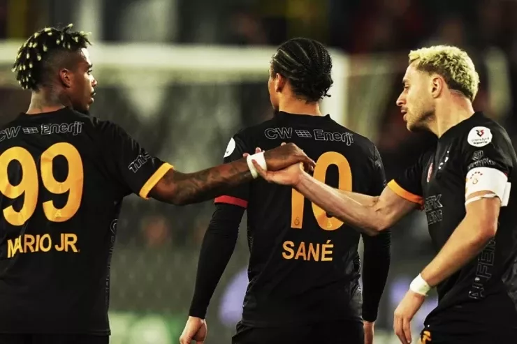 “Qalatasaray” 3 xalı  3 qolla   qazandı