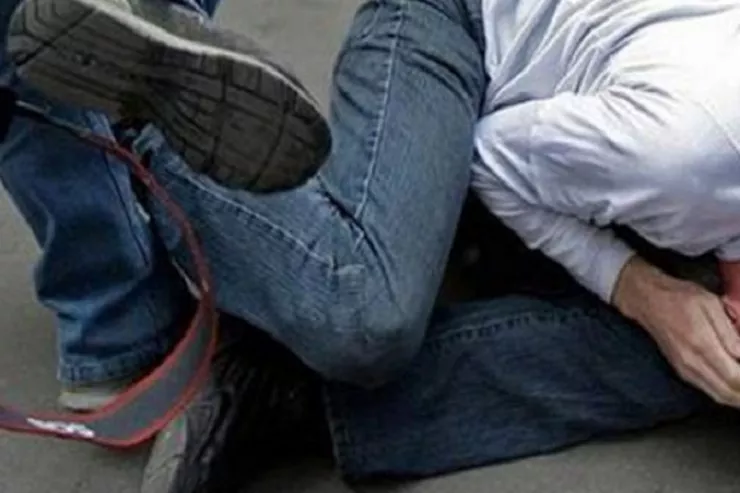 Azərbaycanda məktəbdə İNSİDENT:  müəllim valideyni döydü