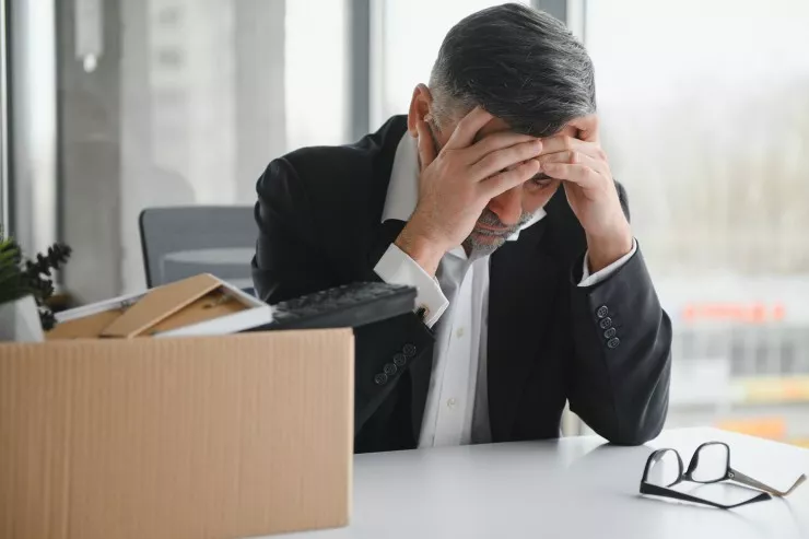 Xəstəyəm deyib konsertə getdi, işdən qovuldu 