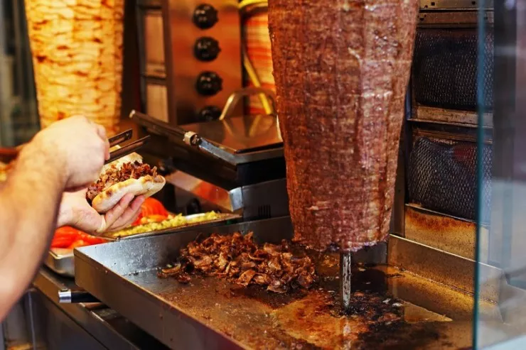 Tərtərdə qadınlar dönərdən ZƏHƏRLƏNDİ 