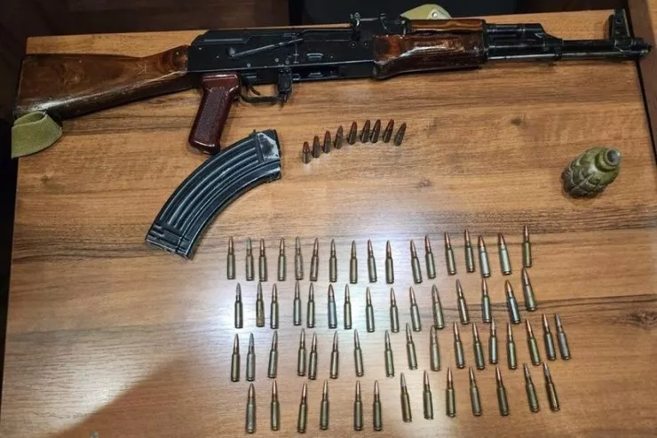 Qanunsuz silahlar aşkar olundu 