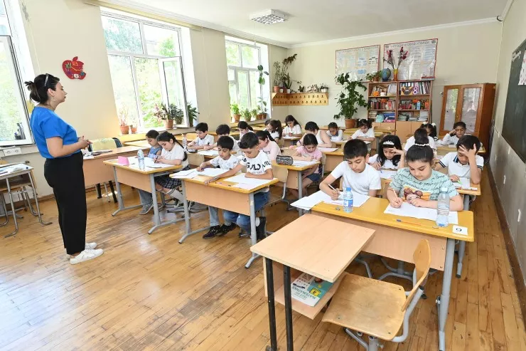 Kenquru müsahibəsindəki suallar müzakirələrə səbəb oldu:  Arek, Darek, Marek - VİDEO 