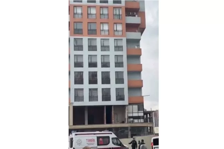 Bakıda 15-ci mərtəbədə kondisioner PARTLADI:  usta yıxılıb öldü - YENİLƏNİB 