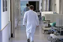 Özəl, yoxsa dövlət xəstəxanası? - "Orada xəstələrə  münasibət yaxşıdır" 