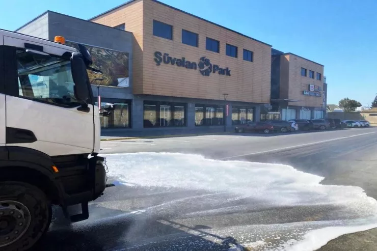 Küçələr, ağaclar, zibil qabları yuyuldu - FOTO 