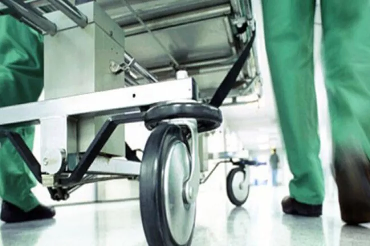 5 aylıq hamilə qadın xəstəxanada öldü 