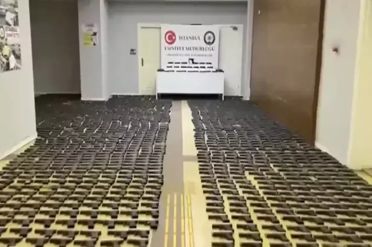 İstanbulda torpağın altından   minlərlə silah hissəsi tapıldı: tarixi rekord 