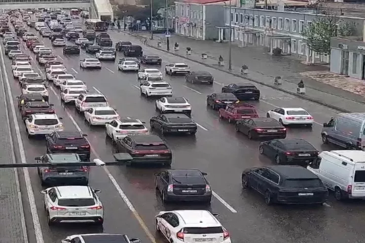 Bakıda bu yollarda sıxlıq var - SİYAHI 