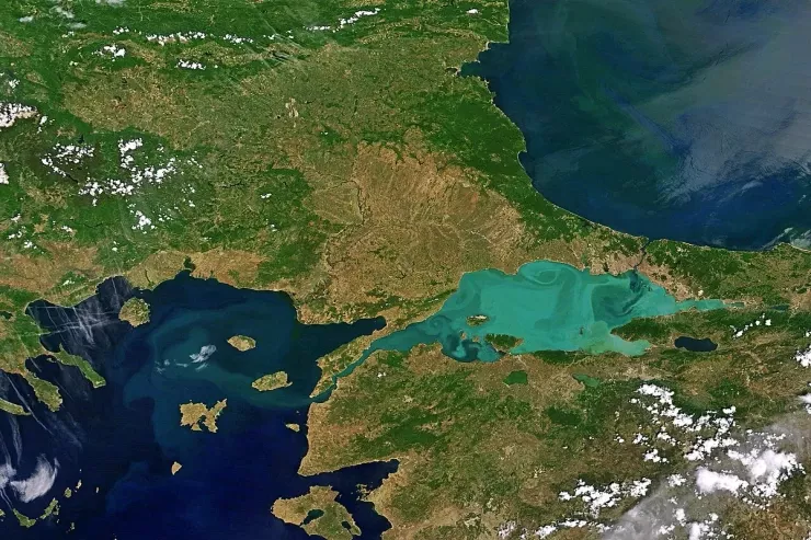 Dünyanın ən kiçik dənizi:  harada yerləşir, niyə yalnız ölçüləri ilə diqqəti cəlb etmir? 