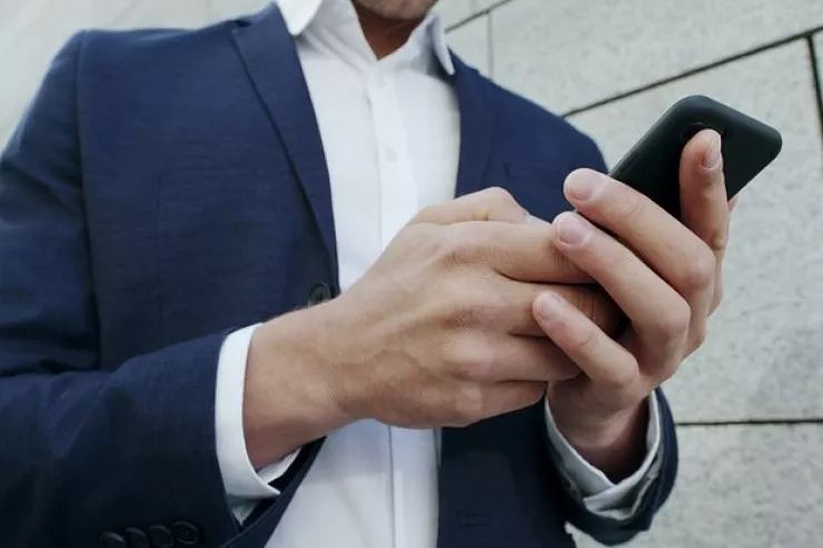İnsanların smartfonlar vasitəsilə izlənilməsi ilə bağlı  həqiqət AÇIQLANDI 