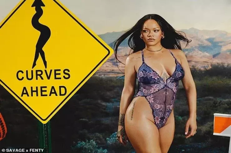 Rihanna pərəstişkarlarını bu  FOTOSESSİYA   ilə sevindirdi