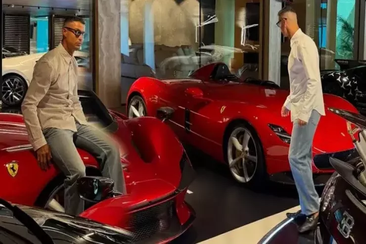 Kriştiano Ronaldo milyon dollarlıq  qarajının FOTOSUNU  paylaşdı
