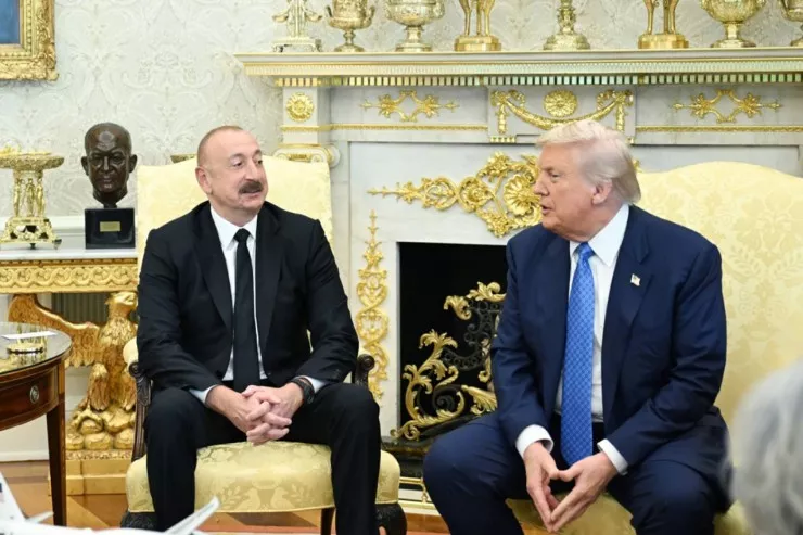 Zəng Trampın təşəbbüsü ilə baş tutub - 40 dəqiqədən çox çəkib 