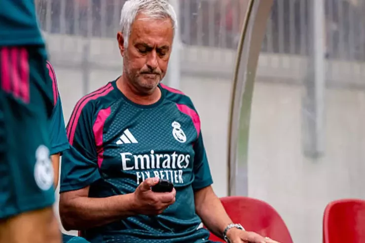 Mourinyo "Real"a sərt qaydalarını  gətirdi