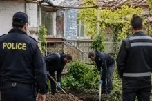 Bakıda DƏHŞƏT:  anasını öldürüb həyətdə basdırdı - TƏFƏRRÜAT 