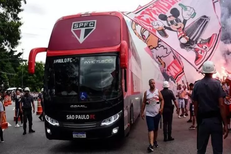 Futbolçuları  daşıyan avtobusda 86 kilo  narkotik tapıldı