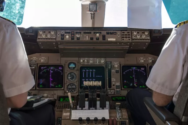 Narkotik çəkən pilot  qəzadan son anda qurtuldu
