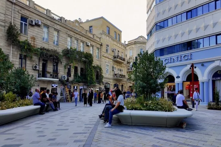"Torqovı"da tualet DAVASI:   saxlanılan var