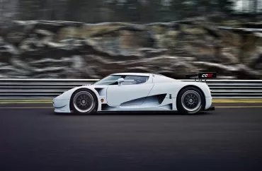 1600 at gücü: "Koenigsegg"dən ağlasığmaz superkar 