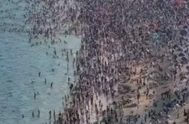 1,8 kilometrdə 200 min insan - Dünyanın  ən izdihamlı çimərliyi 