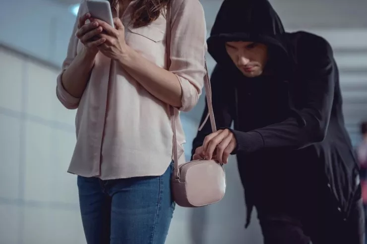 Telefon oğurlananda  özü kilidlənəcək - Androiddə bu funksiyaları aktiv edin 