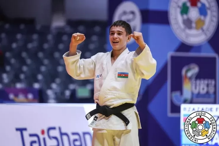 Fərid Rzazadə dünya çempionu  oldu