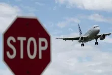 69 yaşlı qadın  sahibkarın Azərbaycandan çıxışına qadağa qoyuldu 
