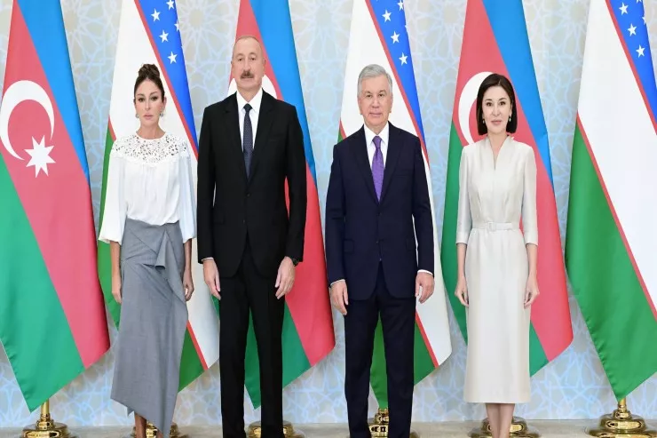 Prezidentlər və birinci xanımlar Buxarada İsmayıl Samani türbəsində