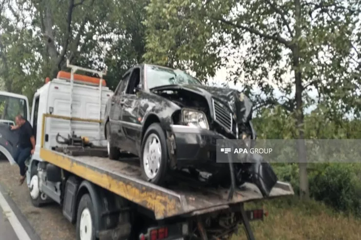 Oğuzda "Mercedes" aşdı: 7 nəfər yaralandı 