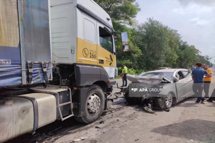 Şabranda "Hyundai" yük maşını ilə toqquşdu, ölənlər var 