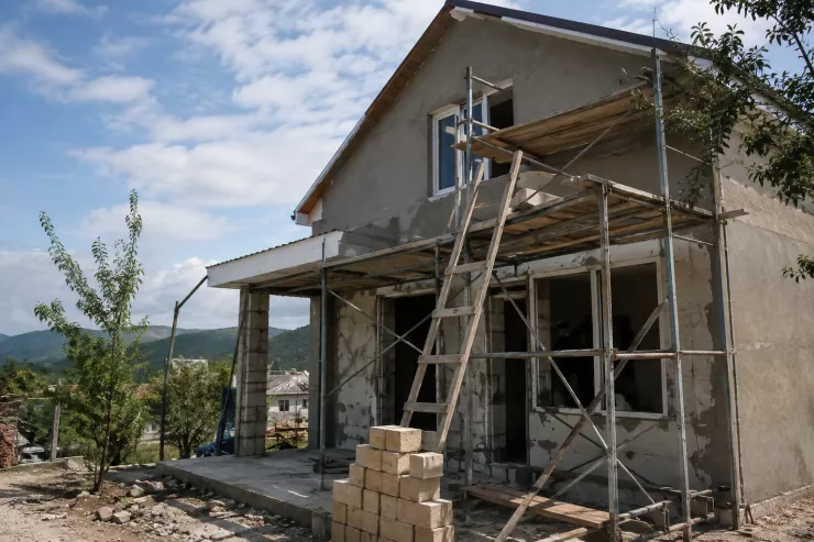 Qubada FACİƏ:  46 yaşlı kişi ev təmir edirdi, yıxılıb öldü