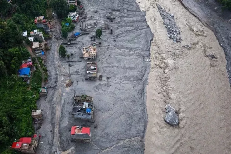 Nepalda daşqında ölənlərin sayı artır